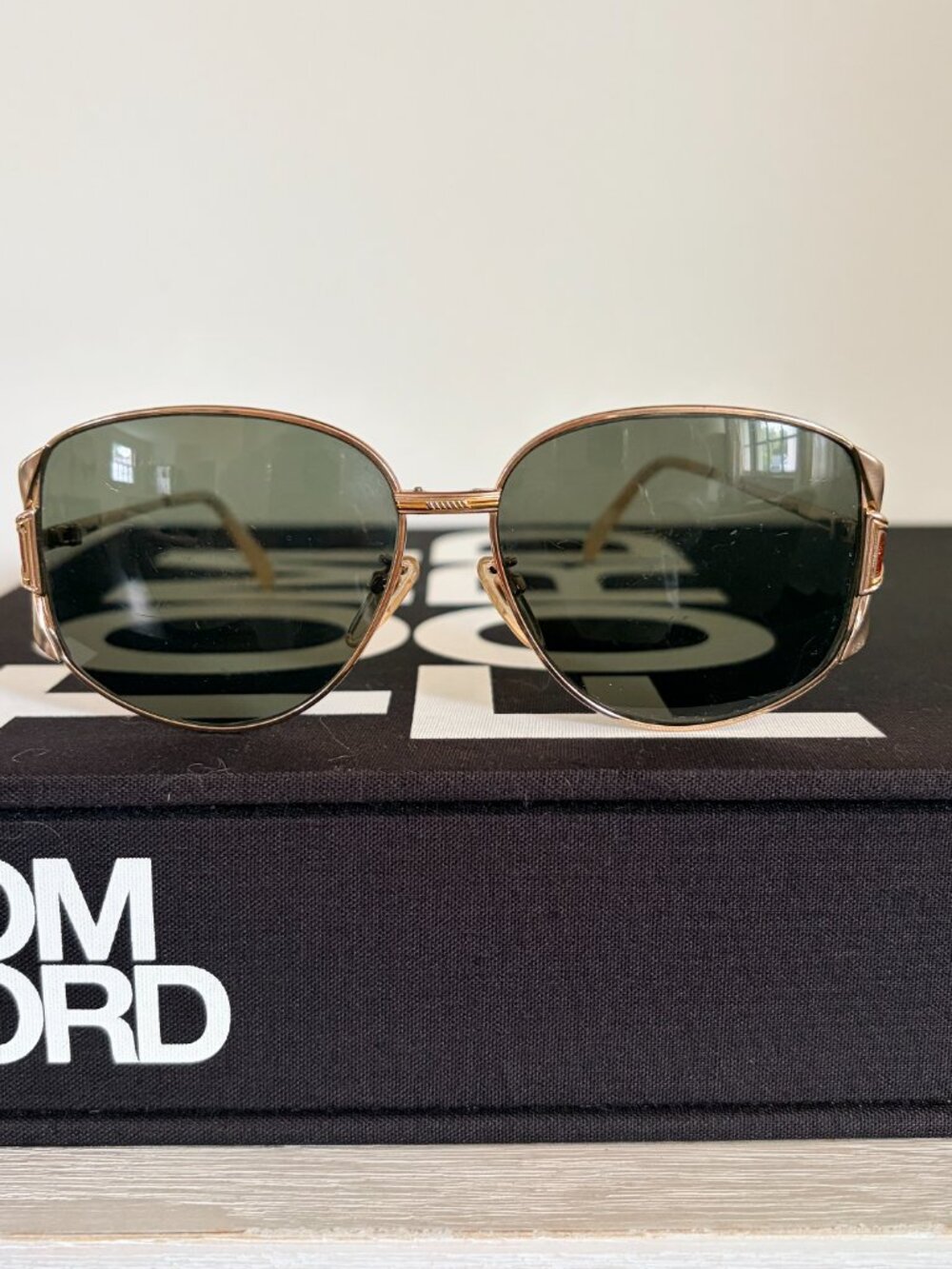 Vintage Valentino Garavani 5221A Gold Oversized Sunglasses